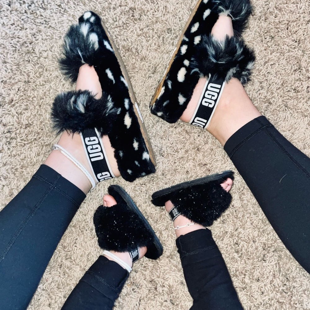 Ugg Fluff Yeah Slippers Black and White Neutral Fuzzy Sandal Slippers Size 8 - Picture 13 of 16